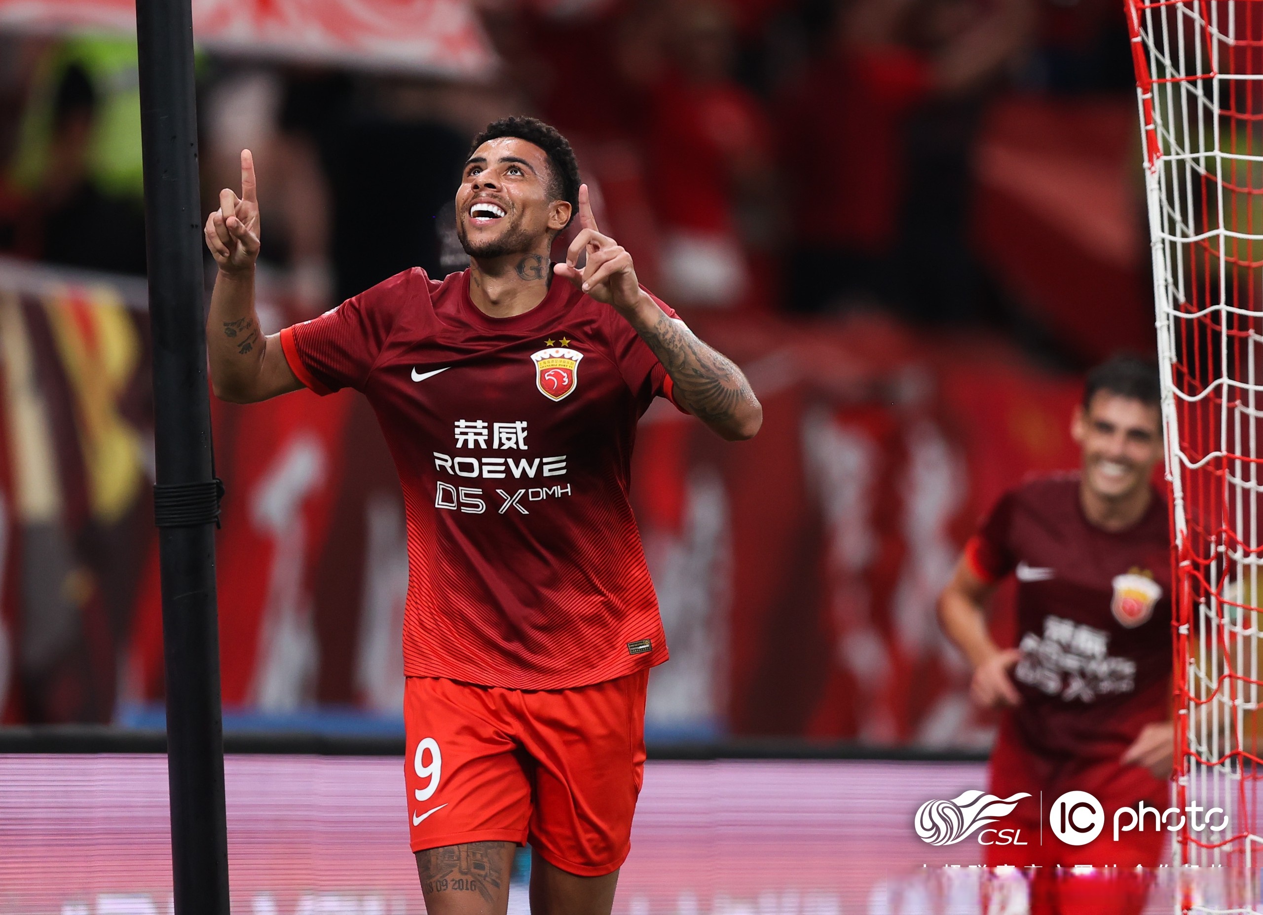 开云官网-包含今夜突围战来临；阿森纳围绕欧篮联强势反弹；悬念犹存；更衣室氛围转暖的词条